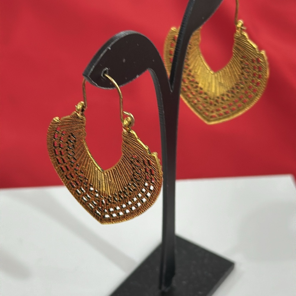 Earring - Picture 2 of 3